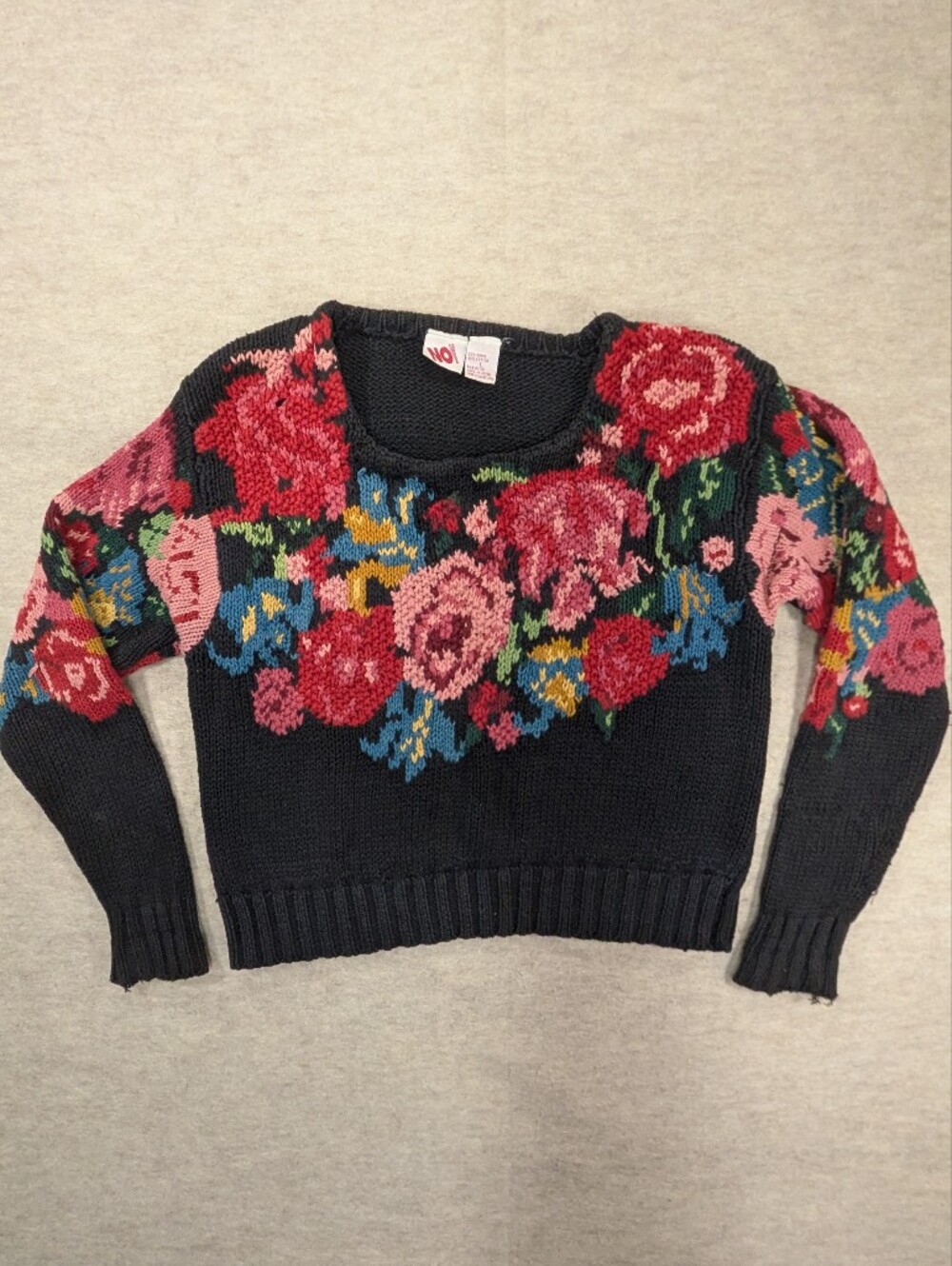 No Boundaries Vintage Black Floral Knit Pull Over Sweater Roses Red Blue Green L